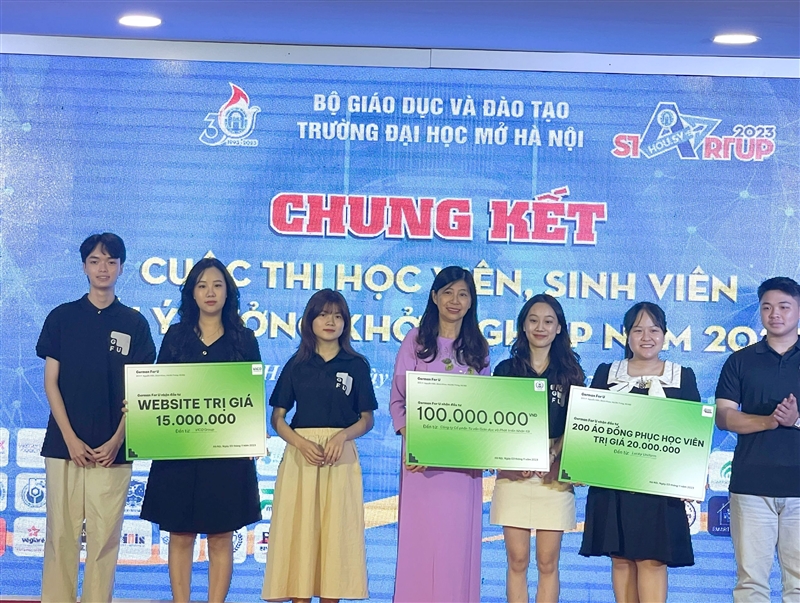 VICO trao tặng website trị giá 15 triệu cho dự án GFU thuộc Trường Đại Học Mở Hà Nội